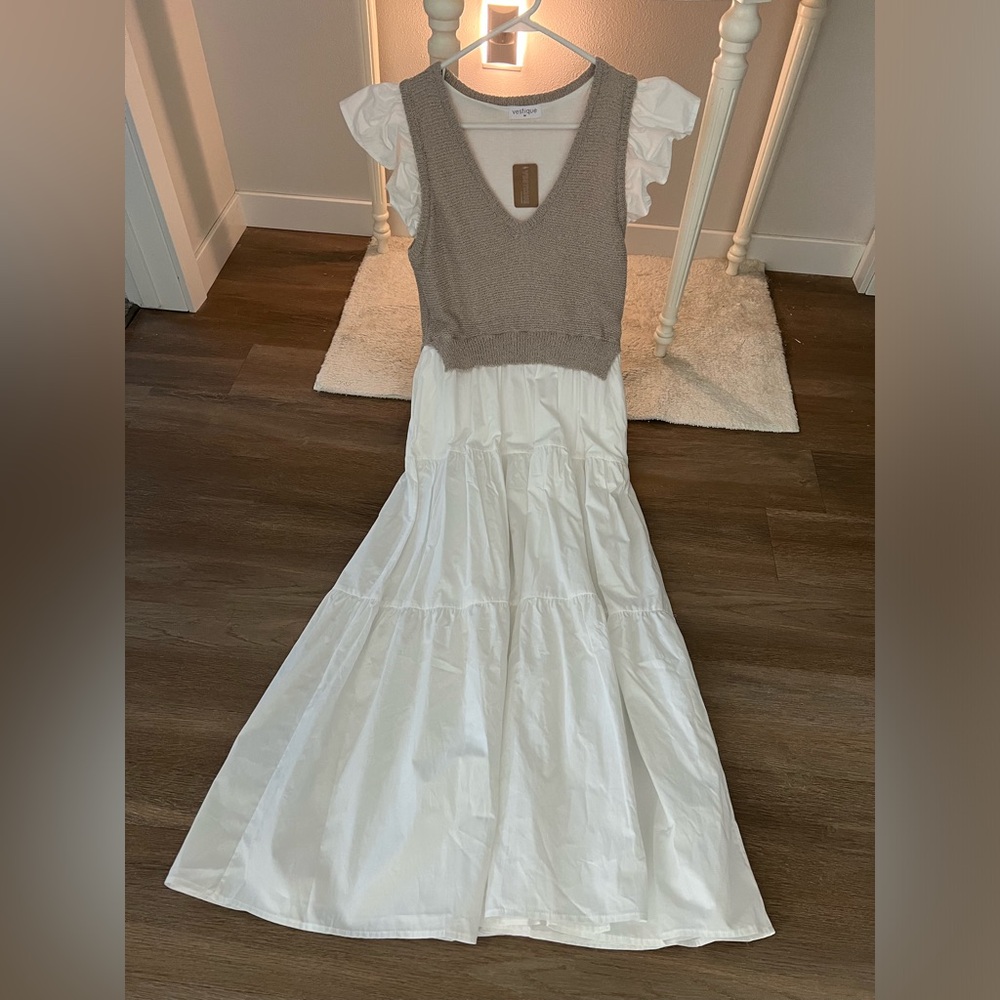 Vestique Ruffled Dress